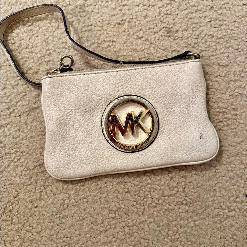 LOVED Michael Kors Wristlet